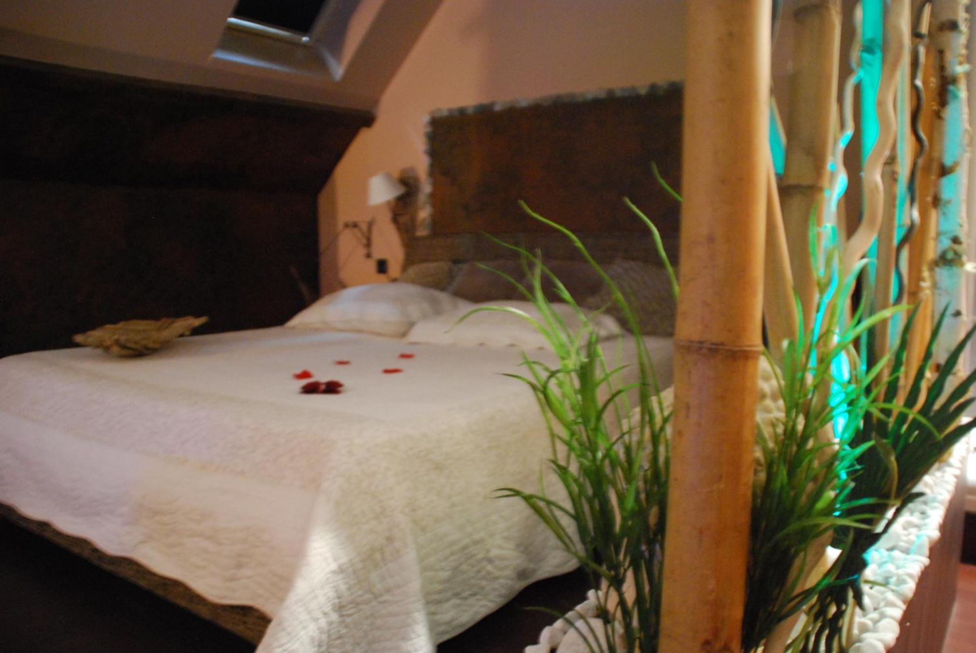 Chambres D Hotes ,Hotel ,Secret D'Une Nuit A Vicq Pres De Onnaing,Avec Piscine Szoba fotó