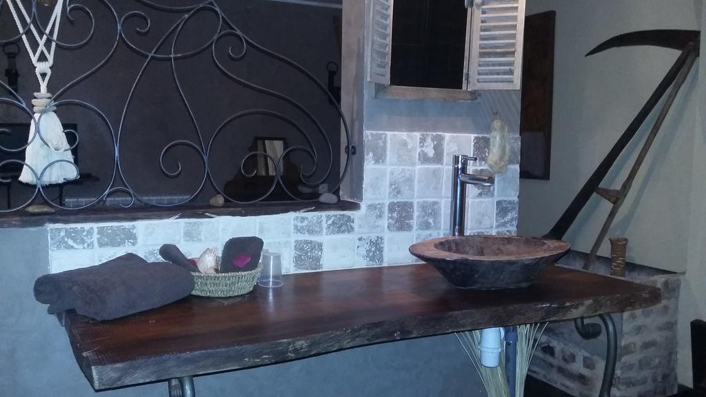 Chambres D Hotes ,Hotel ,Secret D'Une Nuit A Vicq Pres De Onnaing,Avec Piscine Kültér fotó